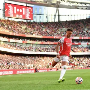 Arsenal vs Manchester United: Battle for Premier League Supremacy (2023-24)