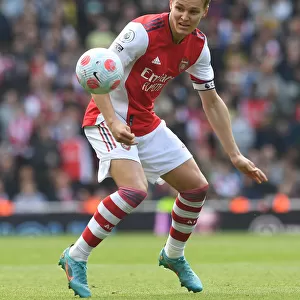 Arsenal vs Manchester United: Martin Odegaard in Action at the Emirates Stadium, Premier League 2021-22