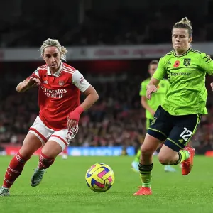 Arsenal vs Manchester United: Nobbs vs Ladd - Barclays Women's Super League Clash at Emirates Stadium