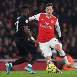Arsenal vs Manchester United: Ozil vs Fred Clash in the Premier League Arsenal vs Manchester United: Ozil vs Fred Clash in the Premier League