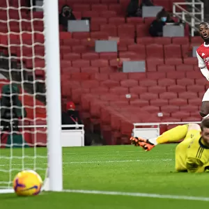 Arsenal vs Manchester United: Pepe's Wide Shot in Empty Emirates Stadium - Premier League 2020-21