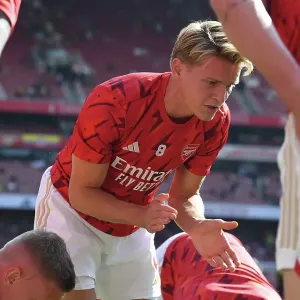 Arsenal vs Manchester United: Pre-Match Warm-Up, Premier League 2023-24 Arsenal vs Manchester United: Pre-Match Warm-Up, Premier League 2023-24