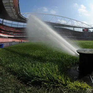 Arsenal vs Manchester United: Premier League Showdown (2015/16) - The Pitched Battle: Arsenal's Soaking Surprise Arsenal vs Manchester United: Premier League Showdown (2015/16) - The Pitched Battle: Arsenal's Soaking Surprise