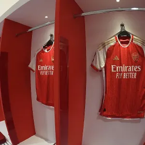 Arsenal vs Manchester United: Premier League Showdown - Pre-Match Shirt Unveiling (2023-24)