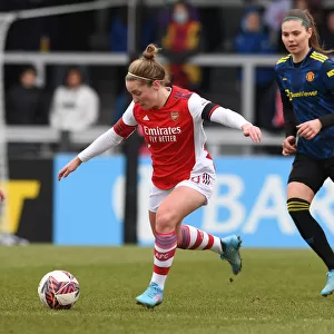 Arsenal vs Manchester United Women: A Tactical Battle - Kim Little vs Signe Bruun