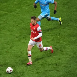 Arsenal vs Marseille: Ramsey vs Ayew - A Champions League Battle Arsenal vs Marseille: Ramsey vs Ayew - A Champions League Battle