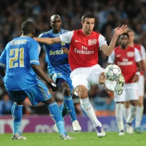 Arsenal vs. Marseille: Robin van Persie vs. Souleymane Diawara - Clash of the Titans in the 2011-12 UEFA Champions League Arsenal vs. Marseille: Robin van Persie vs. Souleymane Diawara - Clash of the Titans in the 2011-12 UEFA Champions League
