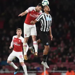 Arsenal vs Newcastle: Intense Battle between Rondon and Sokratis Arsenal vs Newcastle: Intense Battle between Rondon and Sokratis