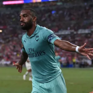 Arsenal vs. Paris Saint-Germain: International Champions Cup Clash in Singapore (2018) Arsenal vs. Paris Saint-Germain: International Champions Cup Clash in Singapore (2018)