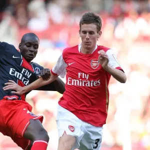 Arsenal vs Paris Saint-Germain: Mark Randall and Granddi Ngoyi Clash in the Emirates Cup, 2007 Arsenal vs Paris Saint-Germain: Mark Randall and Granddi Ngoyi Clash in the Emirates Cup, 2007