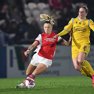 Arsenal vs Reading Women: Leah Williamson Tackles Natasha Dowie in FA WSL Clash