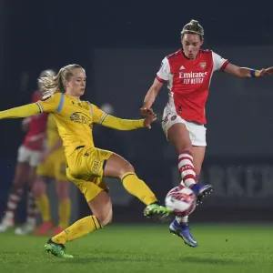 Arsenal vs Reading Women: Nobbs Tackles Eikeland in FA WSL Clash