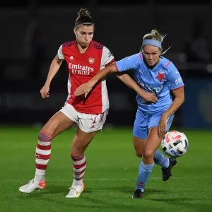 Arsenal vs Slavia Prague: A Fierce Battle in the UEFA Women's Champions League Arsenal vs Slavia Prague: A Fierce Battle in the UEFA Women's Champions League