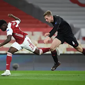 Arsenal vs Slavia Praha: Bukayo Saka Tripped in UEFA Europa League Quarterfinal Amid Empty Stands