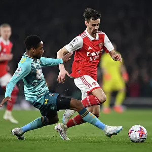 Arsenal vs. Southampton: Fabio Vieira vs. Kyle Walker-Peters Battle at Emirates Stadium (Premier League 2022-23)