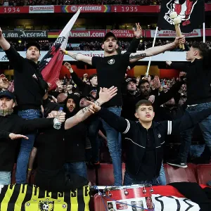 Arsenal vs. Southampton: Unwavering Fan Passion at Emirates Stadium, April 2023 (Arsenal v Southampton 2022-23)