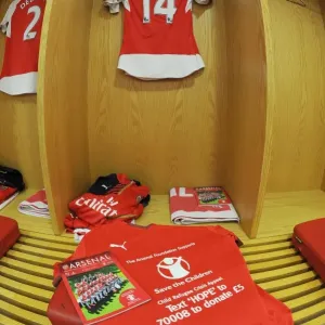 Arsenal vs Stoke City: Premier League 2015-16 - Save the Children Warm-Up Arsenal vs Stoke City: Premier League 2015-16 - Save the Children Warm-Up