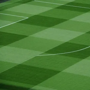 Arsenal vs Swansea City: Pitch Preparation at Emirates Stadium (2014/15) Arsenal vs Swansea City: Pitch Preparation at Emirates Stadium (2014/15)