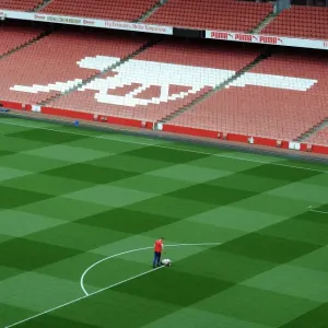 Arsenal vs Swansea City: Premier League Showdown at Emirates Stadium (2014/15) - Pitch Ready Arsenal vs Swansea City: Premier League Showdown at Emirates Stadium (2014/15) - Pitch Ready