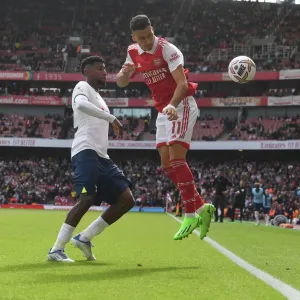 Arsenal vs. Tottenham: Martinelli vs. Emerson Royal Clash in the 2022-23 Premier League