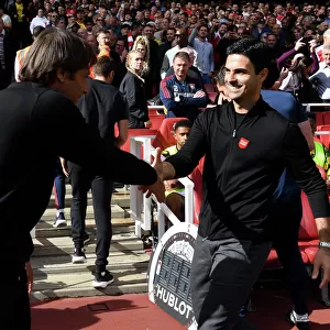 Arsenal vs. Tottenham: Mikel Arteta and Antonio Conte Pre-Match Handshake - Premier League 2022-23
