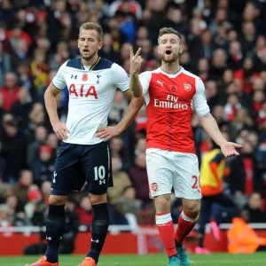 Arsenal vs. Tottenham: Mustafi Gives Instructions Amidst Intense Rivalry (Premier League, 2016-17) Arsenal vs. Tottenham: Mustafi Gives Instructions Amidst Intense Rivalry (Premier League, 2016-17)