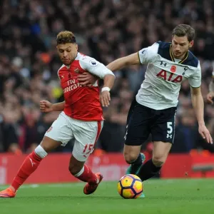 Arsenal vs. Tottenham: Oxlade-Chamberlain vs. Vertonghen Clash in the 2016-17 Premier League