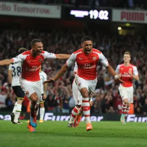 Arsenal vs. Tottenham: Oxlade-Chamberlain's Goal Celebration at Emirates Stadium (2014-15)