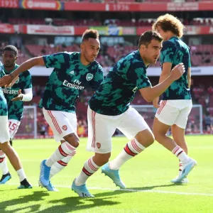 Arsenal vs. Tottenham: Sokratis Warming Up Ahead of Premier League Clash at Emirates Stadium Arsenal vs. Tottenham: Sokratis Warming Up Ahead of Premier League Clash at Emirates Stadium
