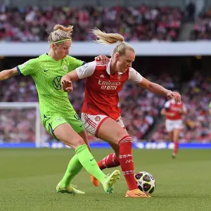 Arsenal vs. VfL Wolfsburg: A Battle for UEFA Women's Champions League Semifinal Victory Arsenal vs. VfL Wolfsburg: A Battle for UEFA Women's Champions League Semifinal Victory