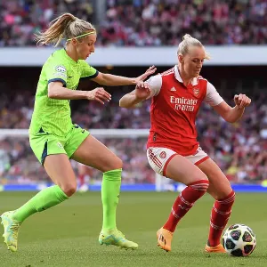 Arsenal vs. VfL Wolfsburg: A Battle in the UEFA Women's Champions League Semifinals Arsenal vs. VfL Wolfsburg: A Battle in the UEFA Women's Champions League Semifinals