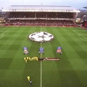 Arsenal vs Villarreal: The Last Floodlit Semi-Final at Highbury - Arsenal Leads 1:0