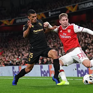 Arsenal vs Vitoria Guimaraes: Tense Moment as Emile Smith Rowe Crosses Under Pressure in Europa League Clash