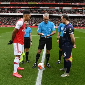 Arsenal vs. West Ham: Aubameyang and Noble at the Premier League Coin Toss