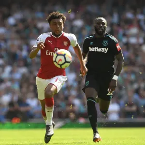 Arsenal vs. West Ham: Iwobi vs. Masuaku in Intense Battle at Emirates Stadium Arsenal vs. West Ham: Iwobi vs. Masuaku in Intense Battle at Emirates Stadium