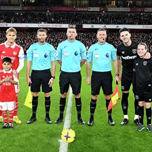 Arsenal vs. West Ham: Premier League Clash - Captains Pre-Match Handshake (December 2022)