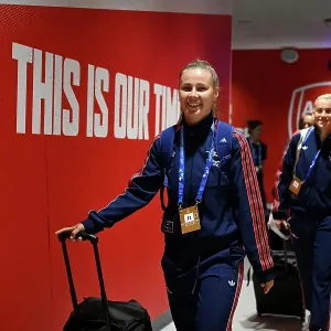 Arsenal WFC v Olympique Lyonnais - UEFA Women's Champions League Semi Final First Leg