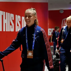 Arsenal WFC v Olympique Lyonnais - UEFA Women's Champions League Semi Final First Leg