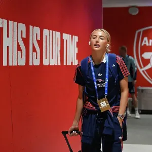 Arsenal WFC v Olympique Lyonnais - UEFA Women's Champions League Semi Final First Leg