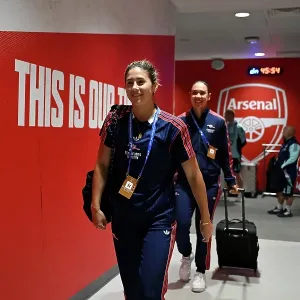 Arsenal WFC v Olympique Lyonnais - UEFA Women's Champions League Semi Final First Leg