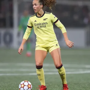 Arsenal WFC's Lia Walti Battles for Possession in UEFA Women's Champions League Clash against HB Koge