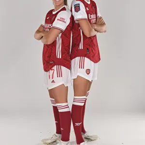 Arsenal Women: 2020-21 Team Photocall Featuring Lisa Evans and Vivianne Miedema