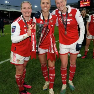 Arsenal Women Celebrate Conti Cup Victory Over Chelsea