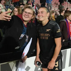 Arsenal Women Celebrate UEFA Champions League Qualification with Amsterdam Fans Arsenal Women Celebrate UEFA Champions League Qualification with Amsterdam Fans