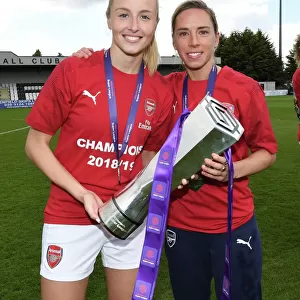 Arsenal Women Celebrate WSL Title Triumph with Leah Williamson and Jordan Nobbs