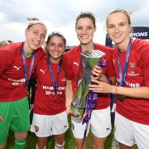 Arsenal Women Celebrate WSL Title with Van Veenendaal, Van de Donk, Bloodworth, and Miedema