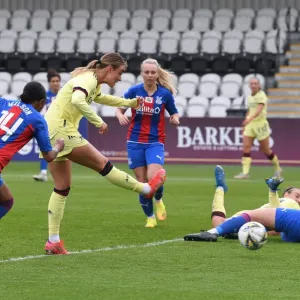 Arsenal Women Crush Crystal Palace: Jill Roord Scores Seventh Goal in FA Cup Victory