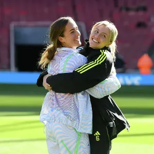 Arsenal Women: Embracing Team Spirit Before Kick-Off vs Aston Villa (2023-24)