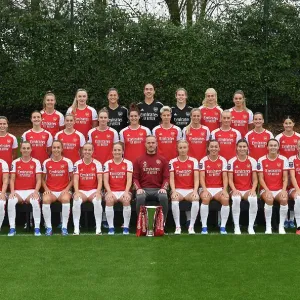 Arsenal Women Prints: Women's Team Photo 2023-24