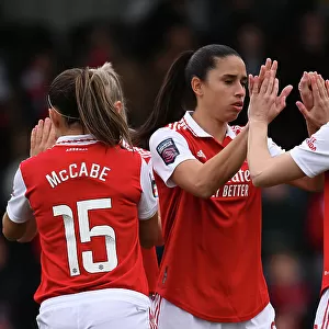 Arsenal Women: Pre-Match Huddle - Rafaelle Souza and Lotte Wubben-Moy Unite Before Taking on Manchester City